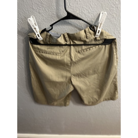 Nike Men's‎ Beige Khaki Pleated  Front Golf Shorts Size 32 Inseam 10.5Inches - Picture 6 of 7